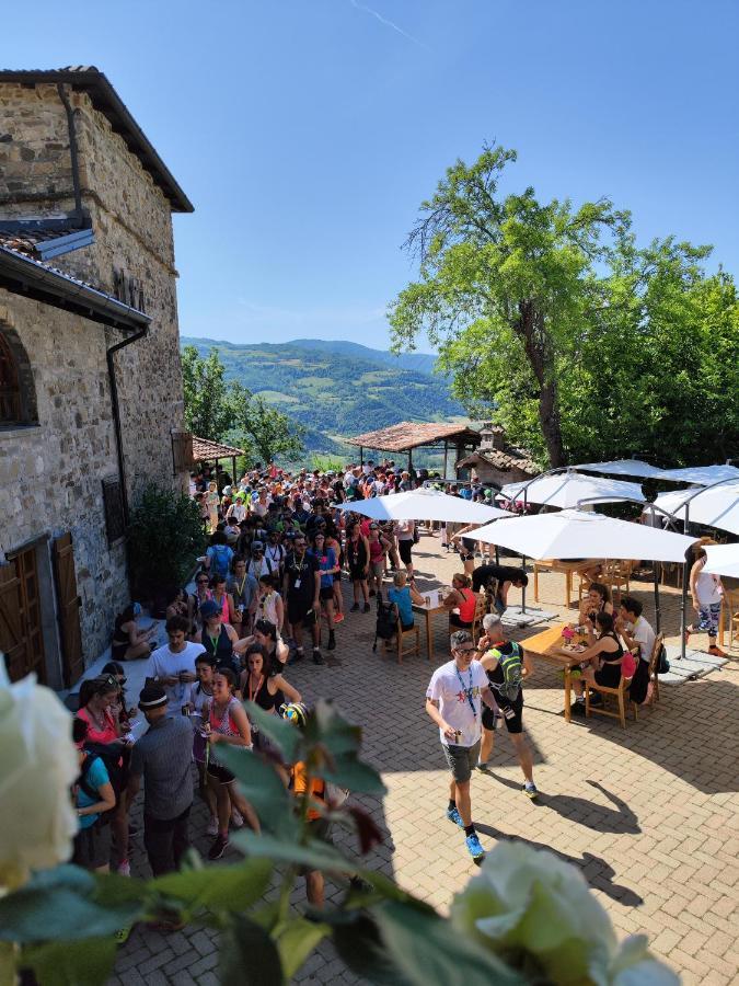 Вилла Il Torrione Del Trebbia Боббио Экстерьер фото